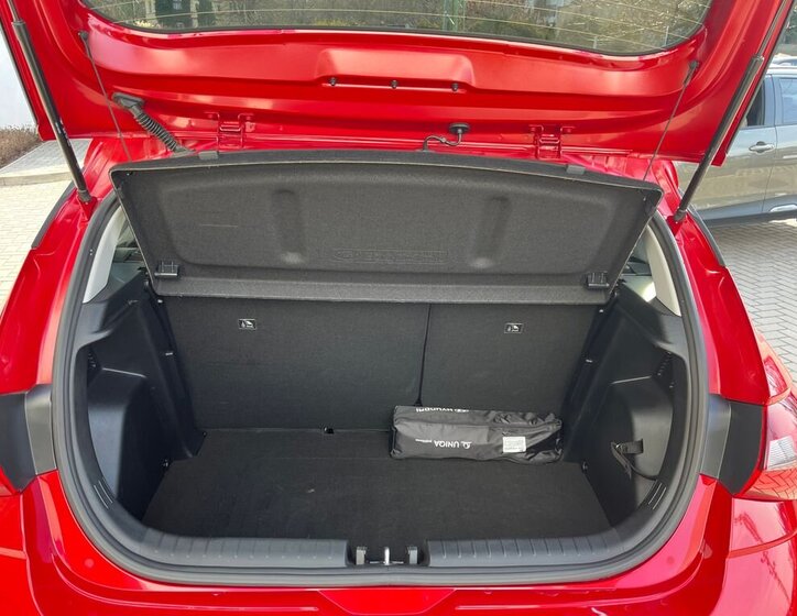 Hyundai i20 Hatchback 1,2 l 57 kw