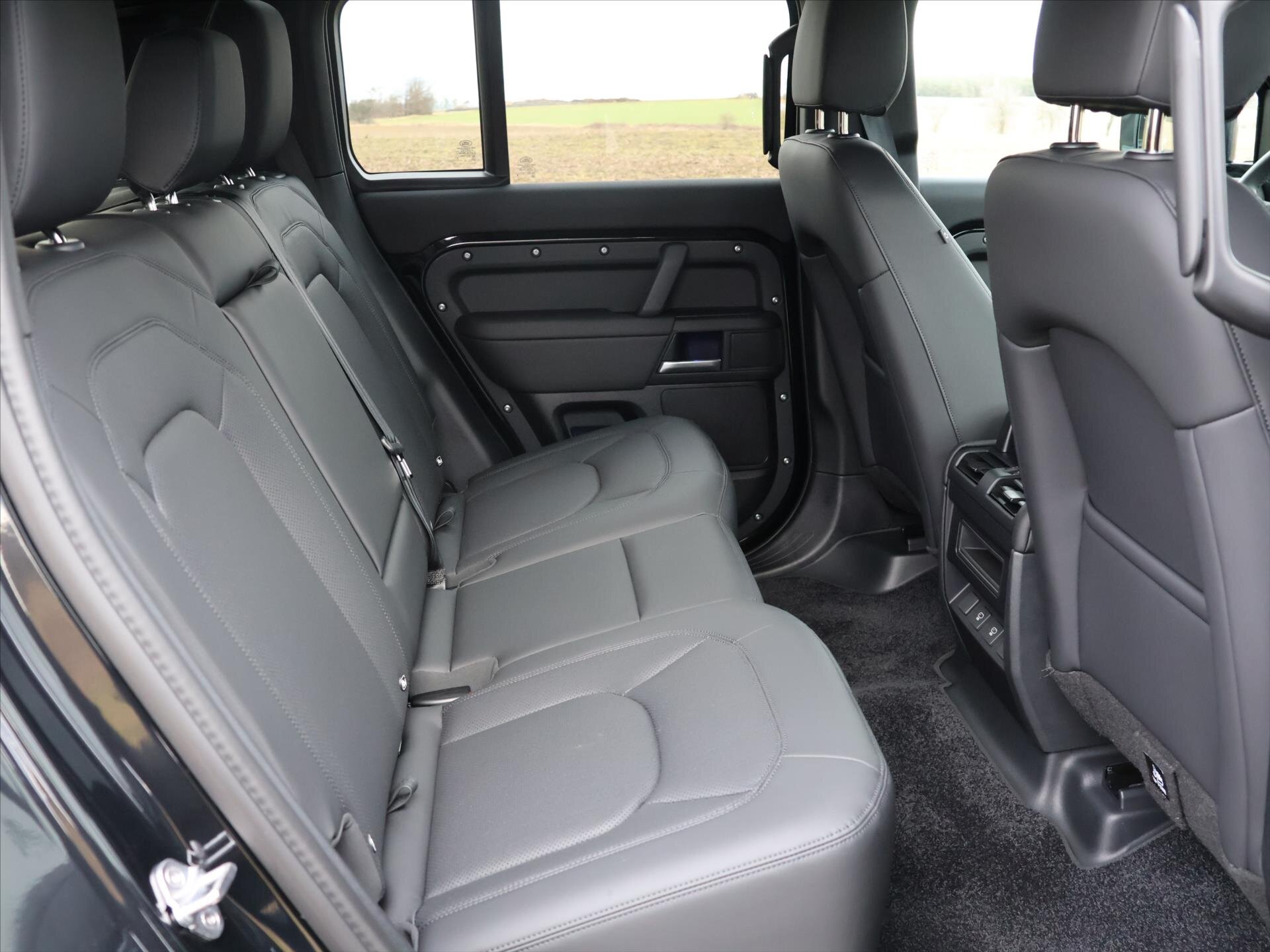 Land Rover Defender SUV / Terénní 5,0 l 313 kw