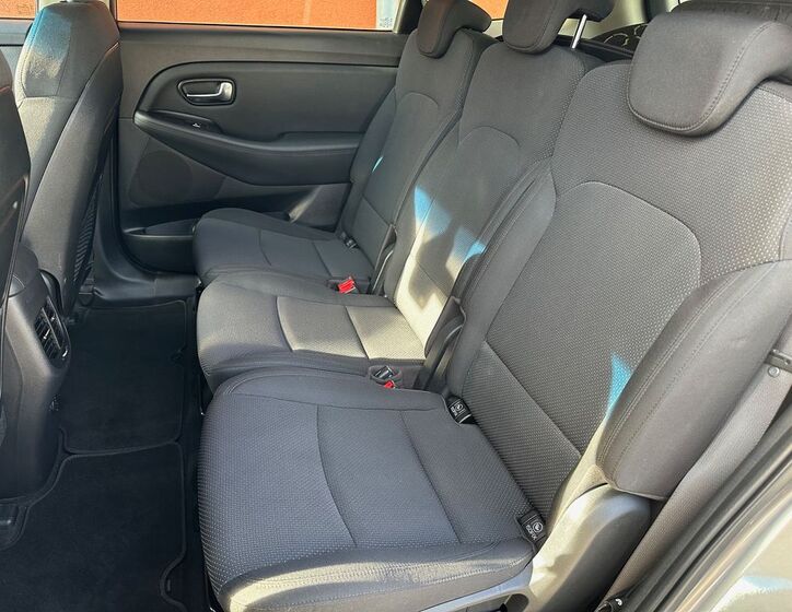 KIA Carens 22
