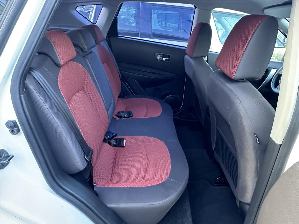Nissan Qashqai SUV / Terénní 2,0 l 110 kw