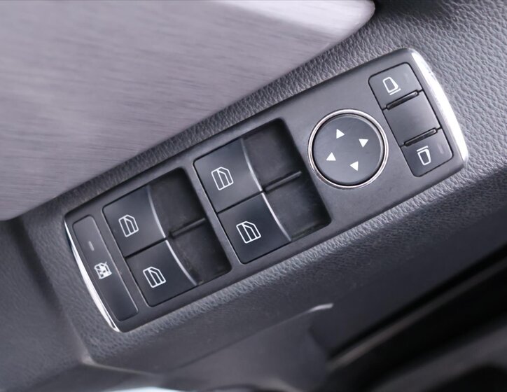 Mercedes-Benz GLK 17