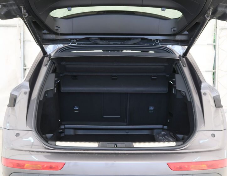 DS Automobiles DS7 Crossback 11