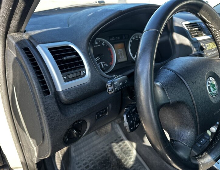 Škoda Roomster Kombi 1,6 l 77 kw