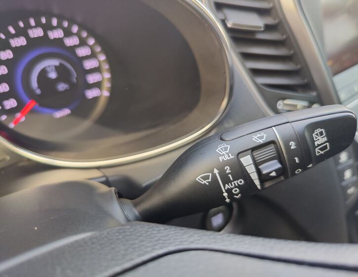 Hyundai Grand Santa Fe 38