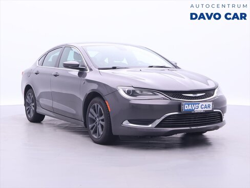 Chrysler 200