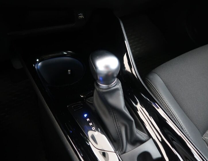 Toyota C-HR SUV / Terénní 1,8 l 72 kw