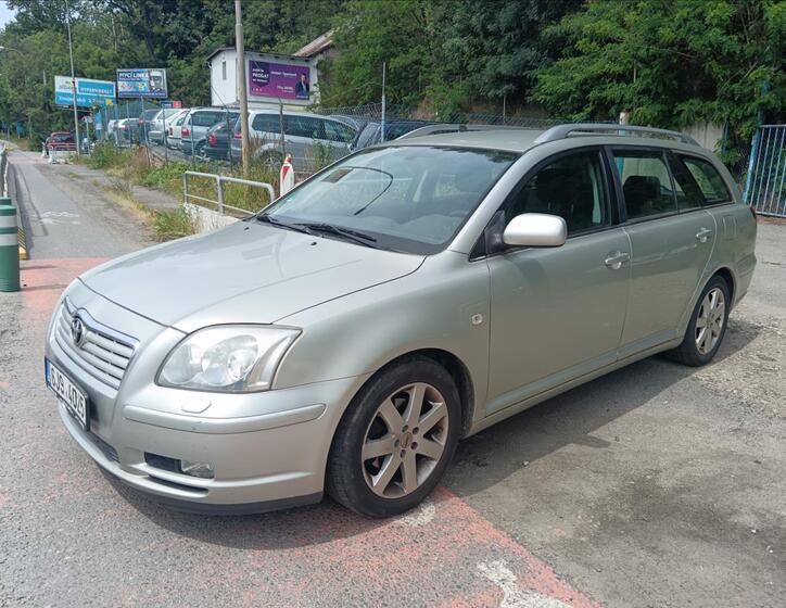 Toyota Avensis 4