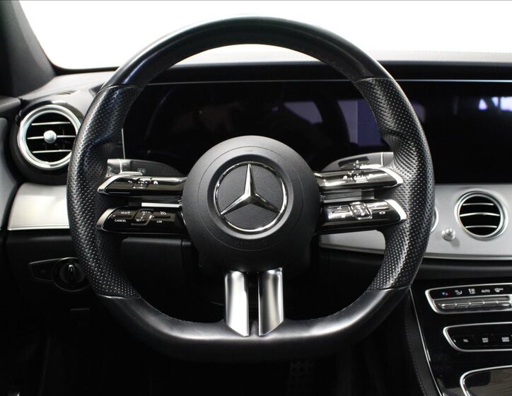 Mercedes-Benz Třídy E 17