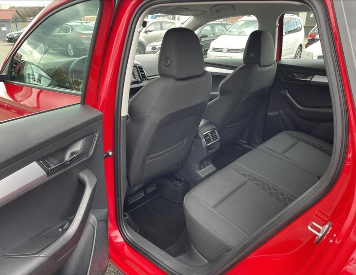 Škoda Karoq SUV 999,0 85 kw