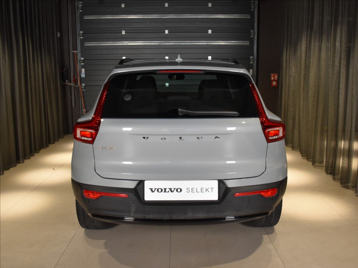 Volvo EX40 SUV 0,0 185 kw