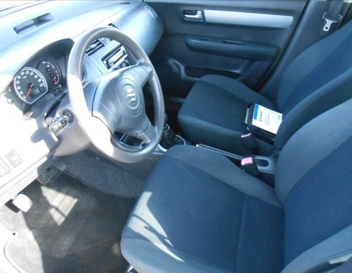 Suzuki Swift Hatchback 1,3 l 67 kw