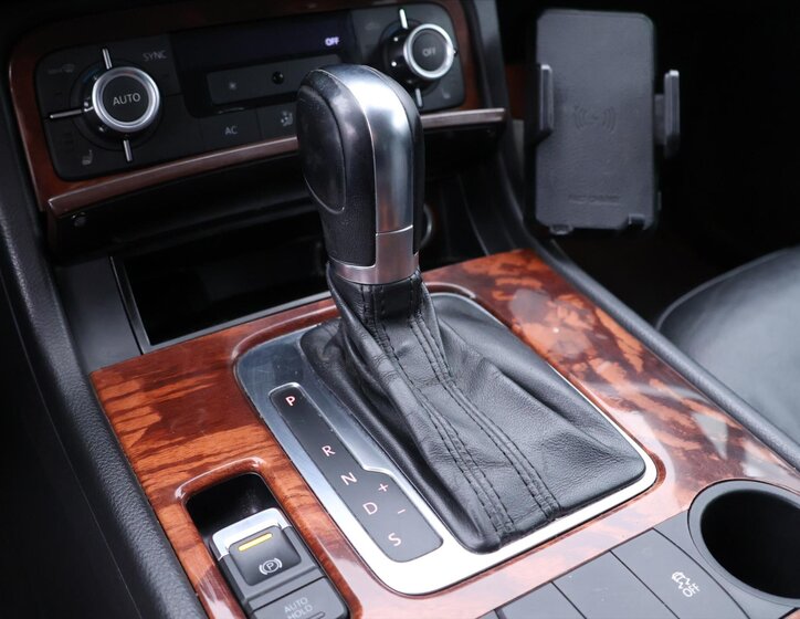 Volkswagen Touareg SUV / Terénní 3,0 l 180 kw