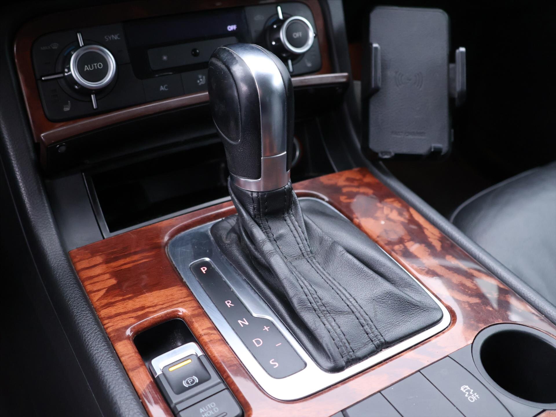 Volkswagen Touareg SUV / Terénní 3,0 l 180 kw