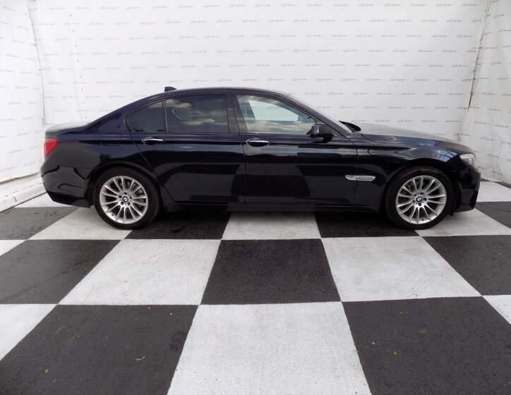 BMW Řada 7 Sedan / Limuzína 3,0 l 225 kw