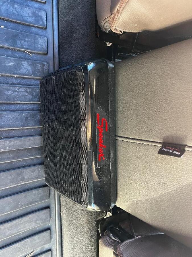 Land Rover Defender SUV / Terénní 2,2 l 90 kw