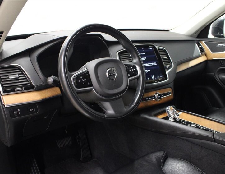 Volvo XC90 SUV / Terénní 2,0 l 173 kw