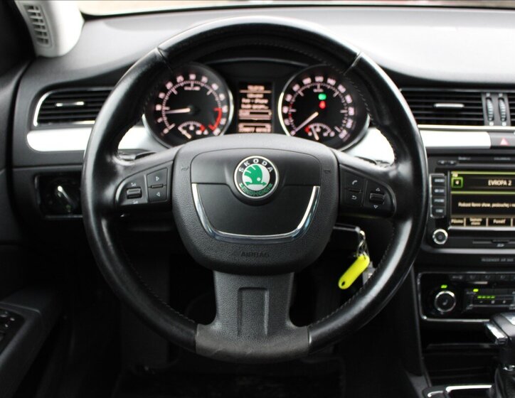 Škoda Superb 9