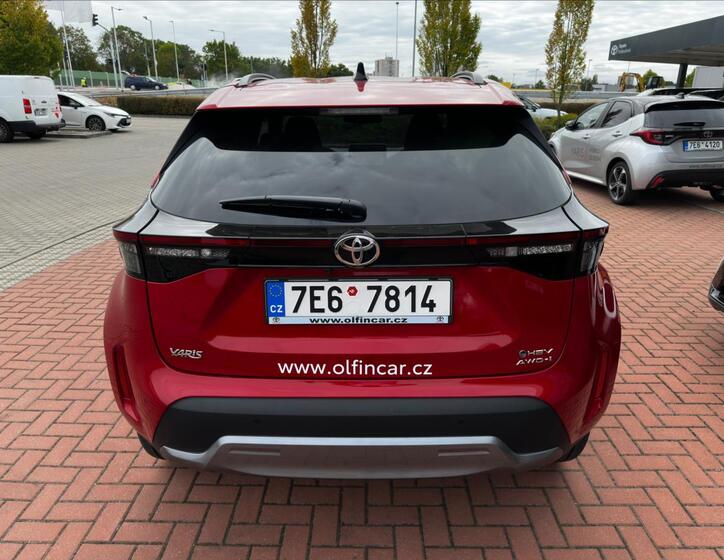 Toyota Yaris Cross 4