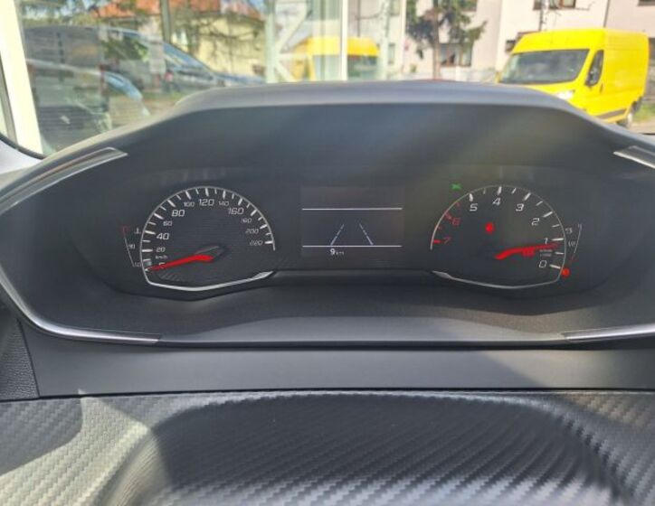 Peugeot 208 18