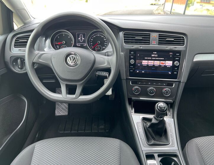 Volkswagen Golf 10