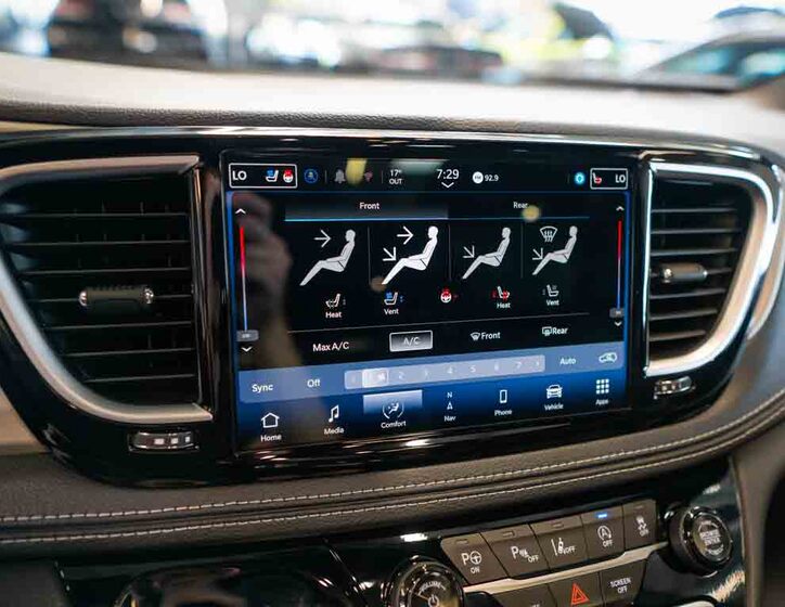 Chrysler Pacifica 29