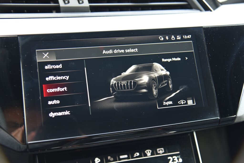 Audi e-tron SUV 0,0 300 kw