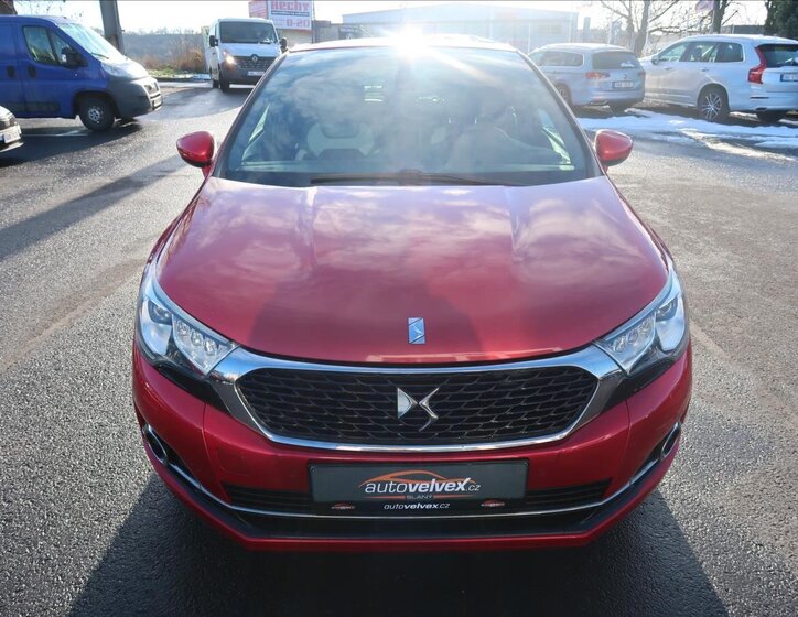 DS Automobiles DS4 Hatchback 1,6 l 88 kw