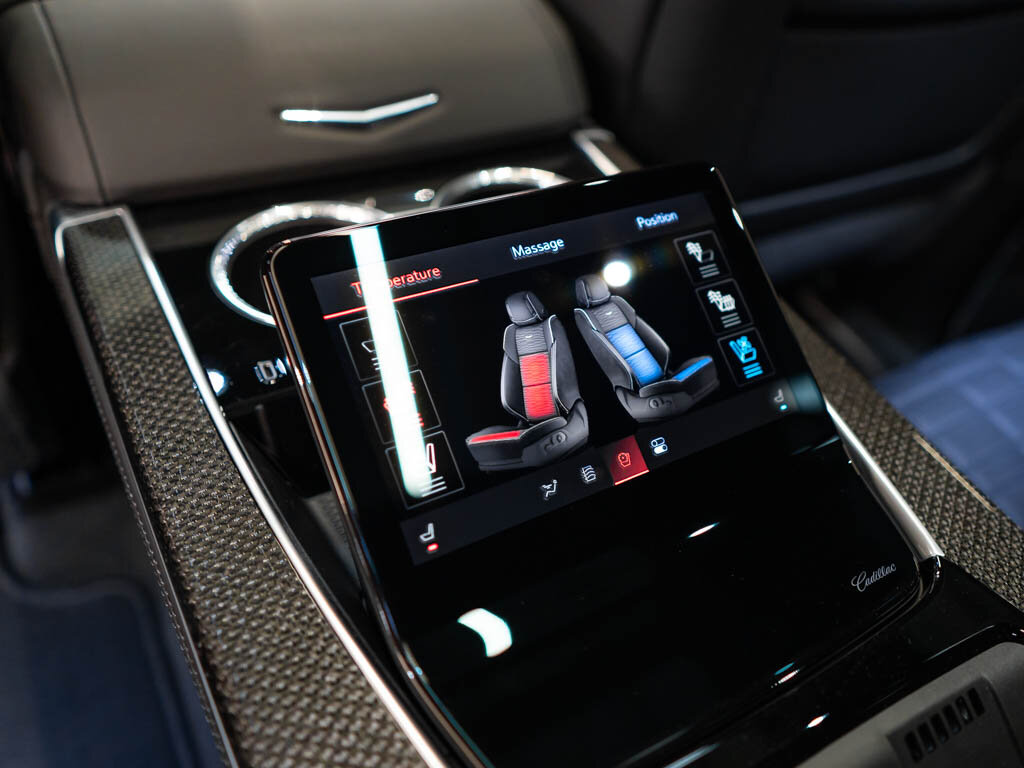 Cadillac Escalade SUV / Terénní 6,2 l 508 kw