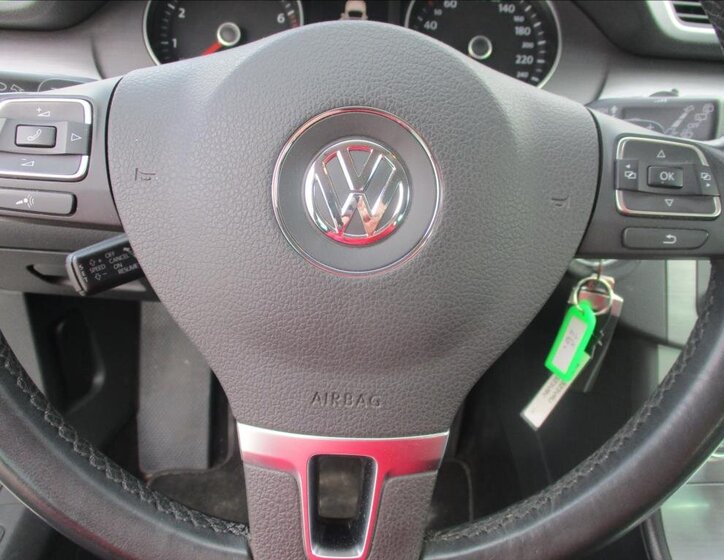 Volkswagen Passat Kombi 1,4 l 90 kw