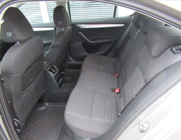 Škoda Octavia Sedan / Limuzína 1,6 l 81 kw