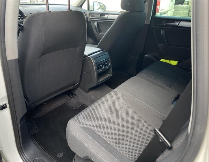 Volkswagen Touareg 13