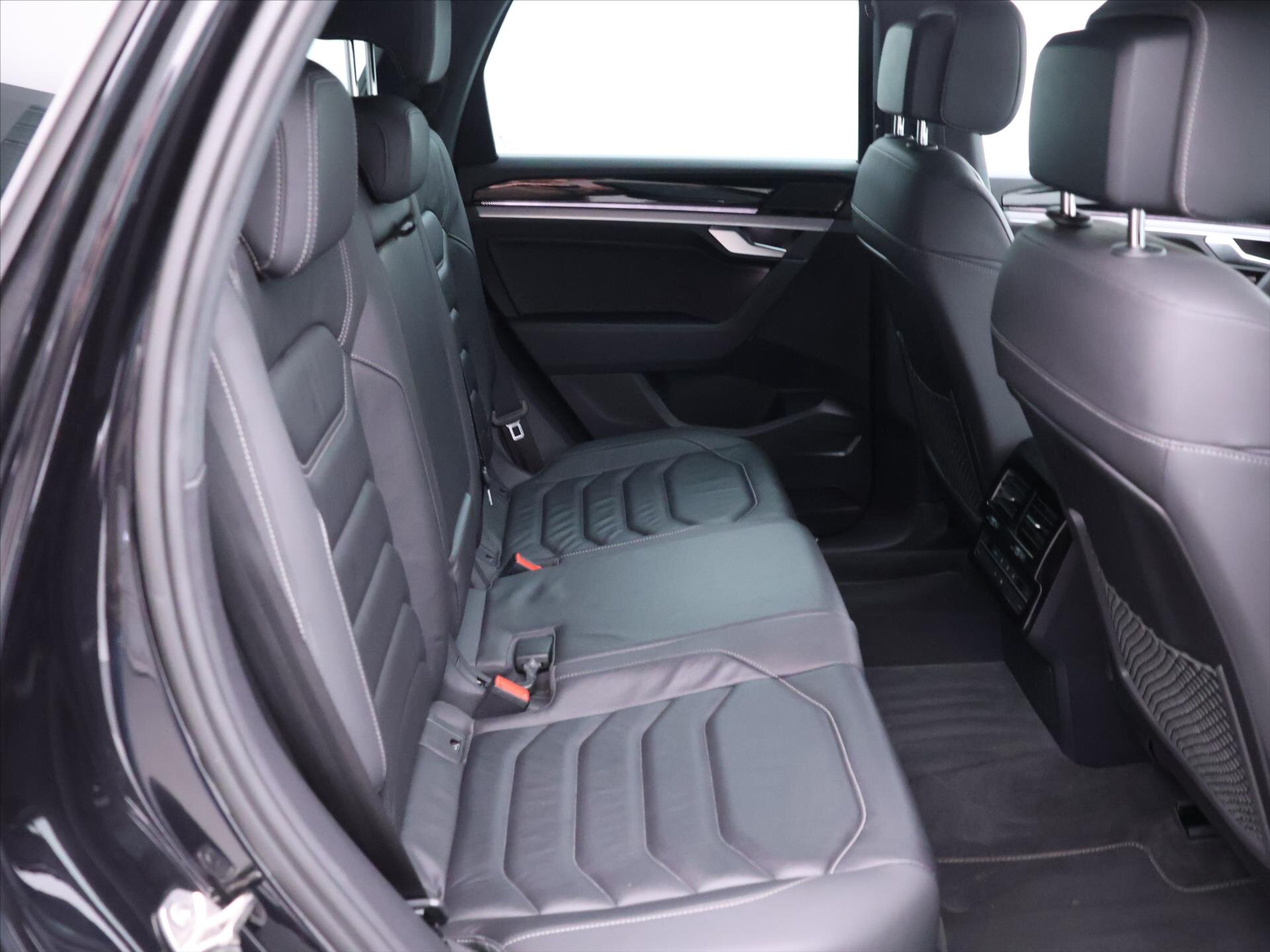 Volkswagen Touareg SUV / Terénní 3,0 l 210 kw