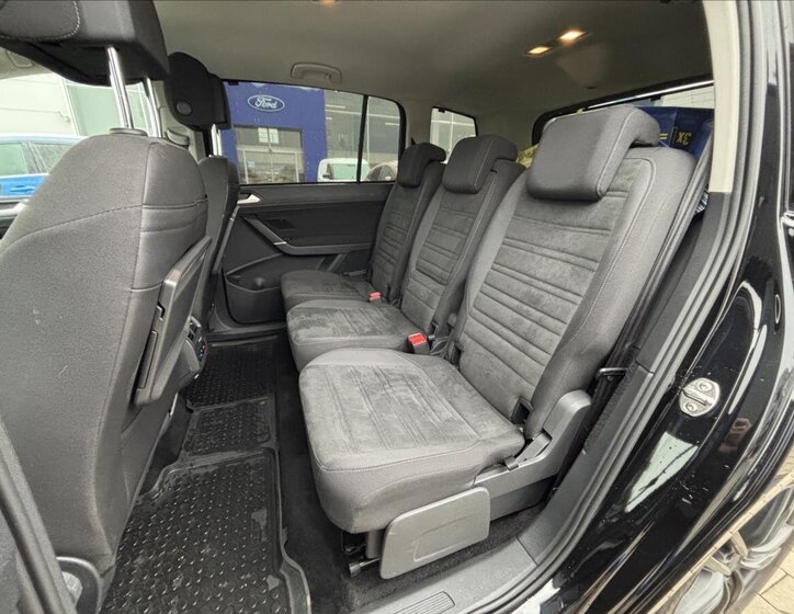 Volkswagen Touran MPV 1,5 l 110 kw