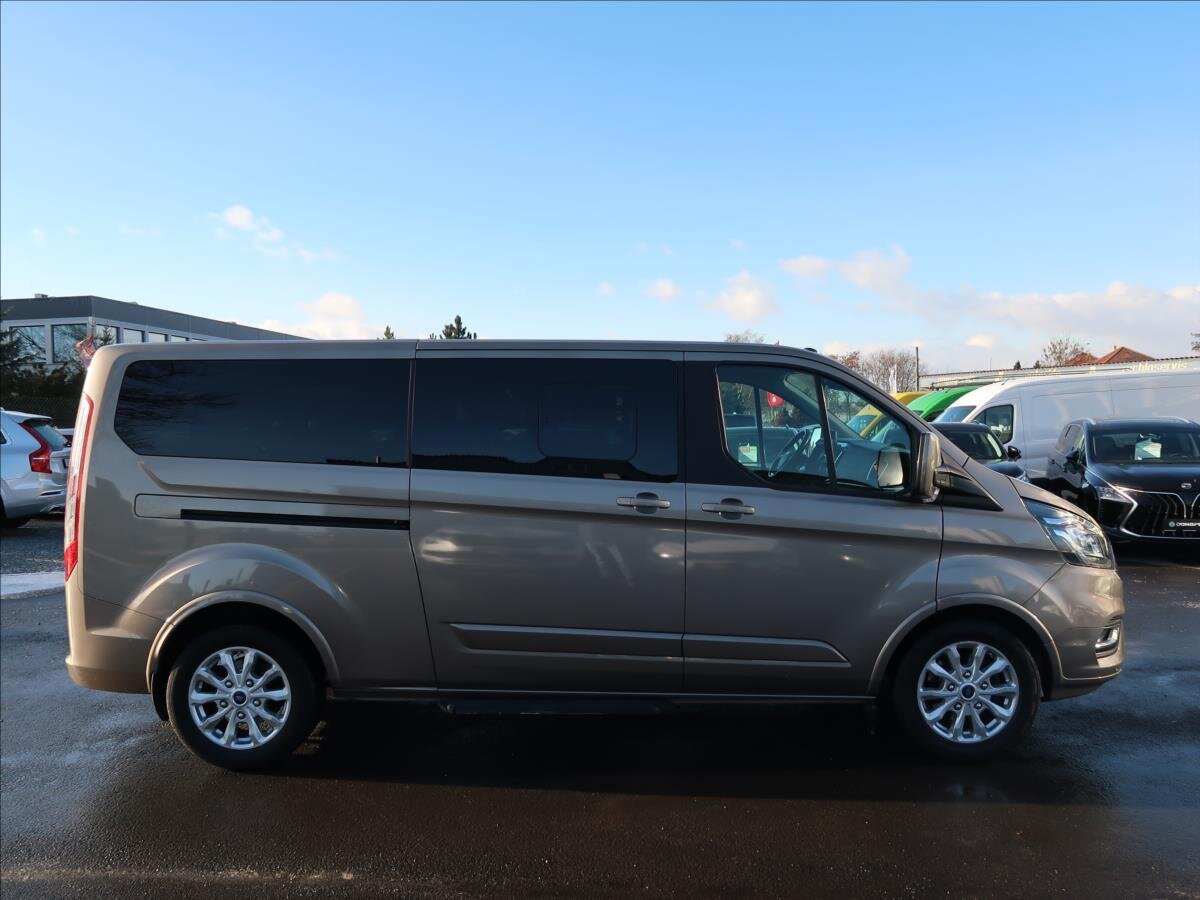 Ford Tourneo Custom MPV 2,0 l 96 kw