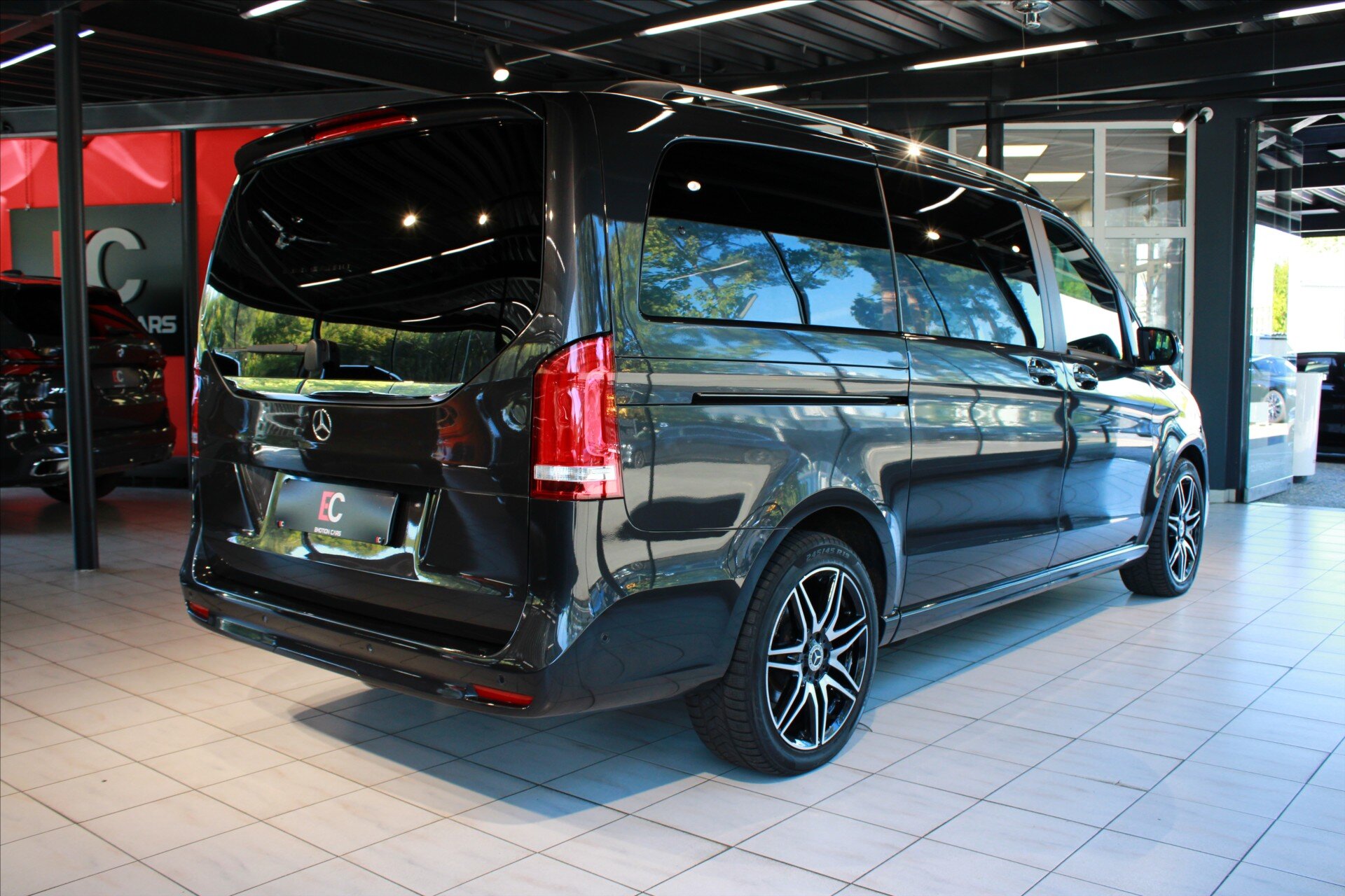 Mercedes-Benz Třídy V MPV 2,0 l 174 kw