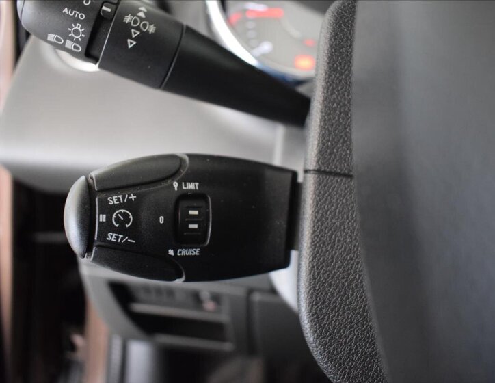 Peugeot 5008 MPV 1,6 l 88 kw