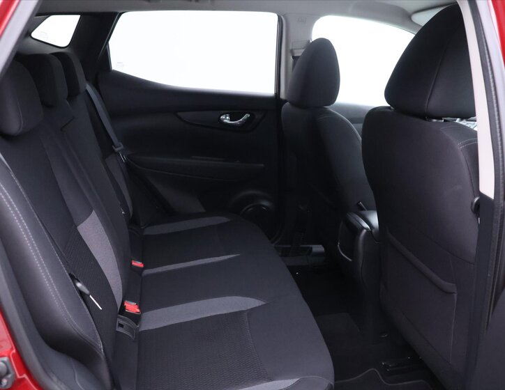 Nissan Qashqai SUV / Terénní 1,3 l 117 kw