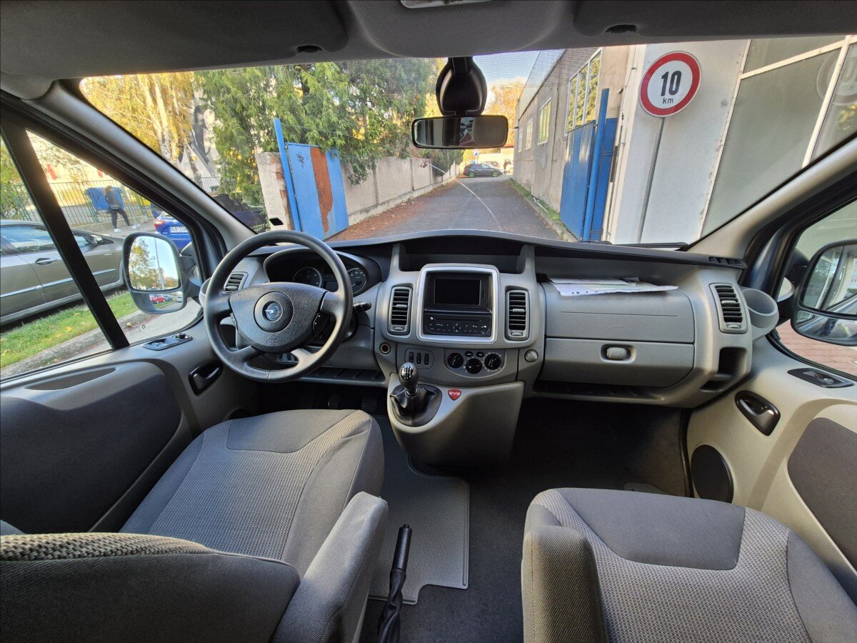 Opel Vivaro Kombi 2,5 l 107 kw