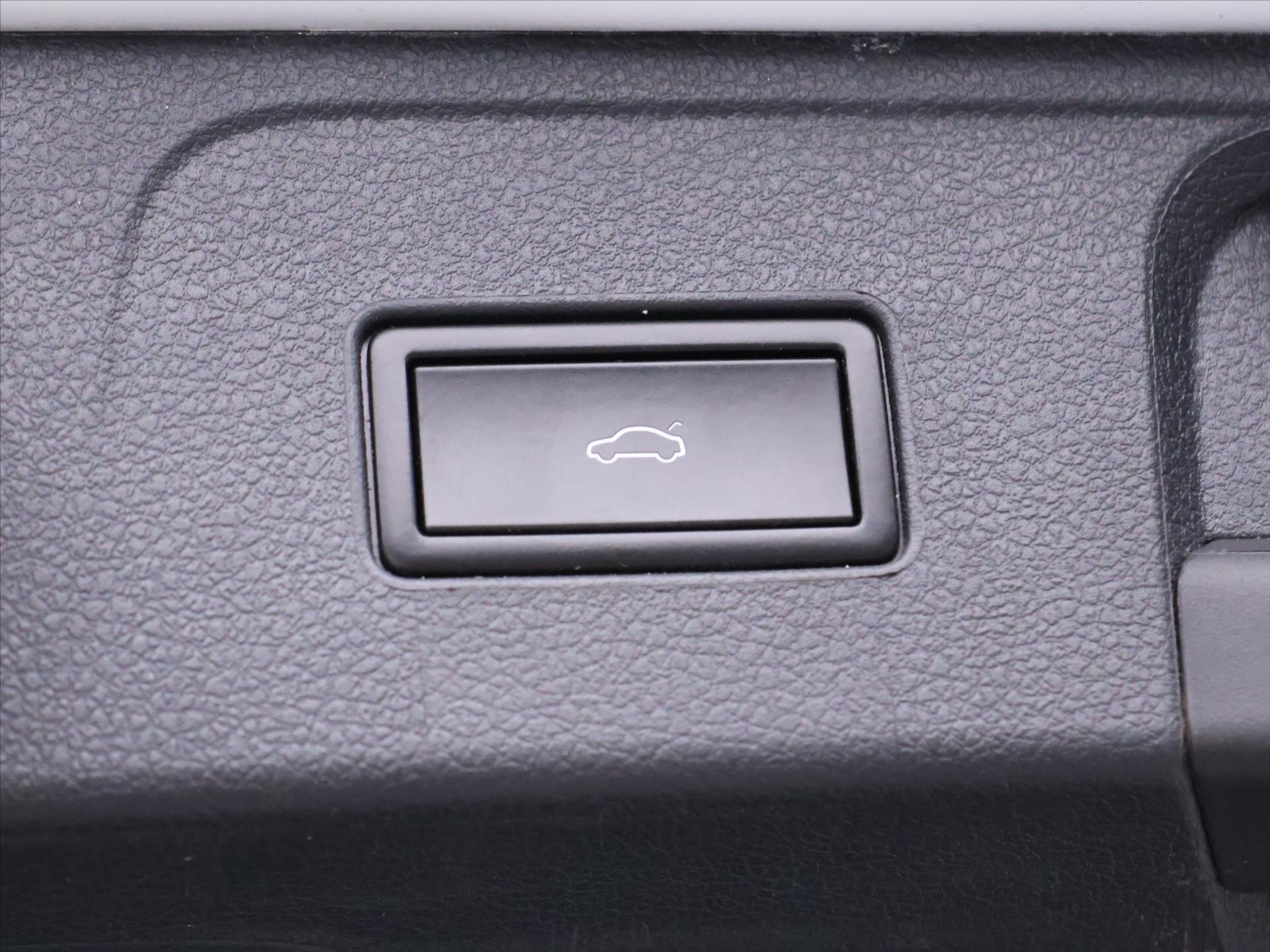 Volkswagen Passat Kombi 2,0 l 206 kw