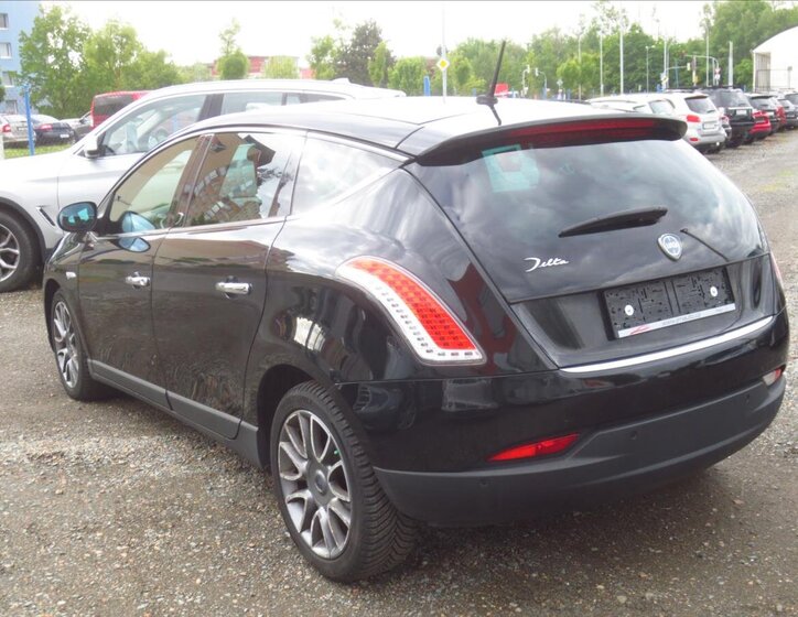 Lancia Delta Hatchback 1,4 l 88 kw