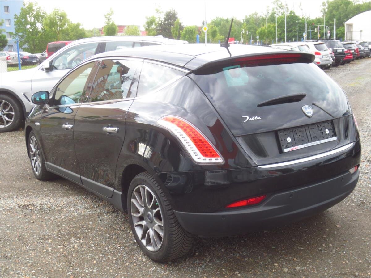 Lancia Delta Hatchback 1,4 l 88 kw