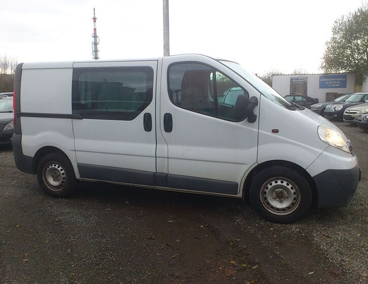 Opel Vivaro 6