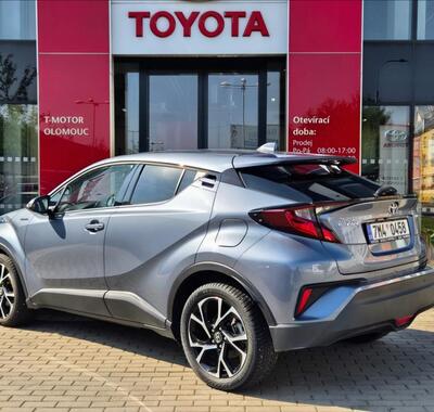 Toyota C-HR 4