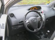 Toyota Yaris 9