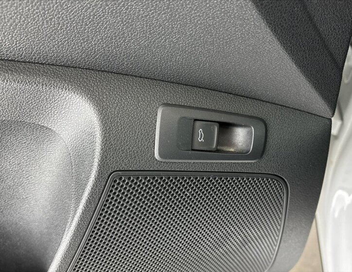 Škoda Karoq SUV / Terénní 1,5 l 110 kw