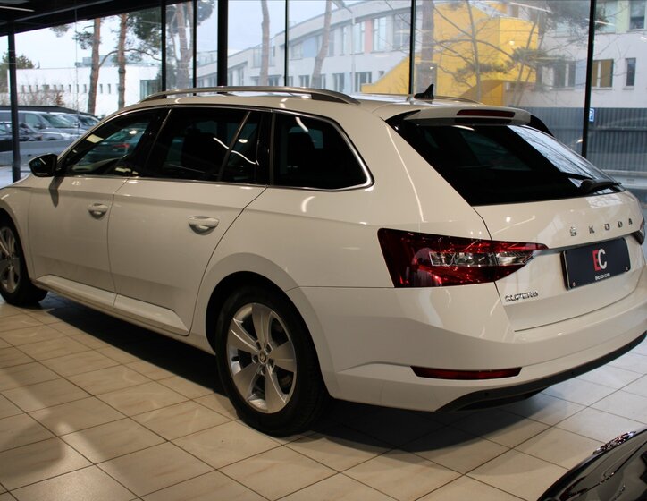 Škoda Superb Kombi 2,0 l 110 kw