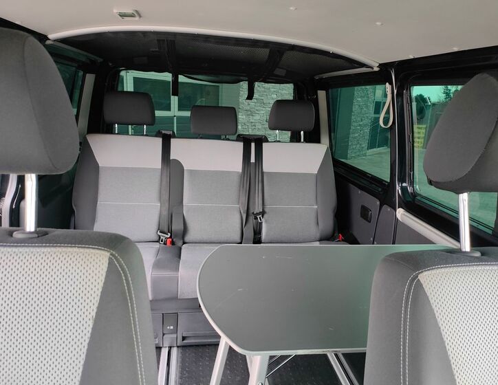 Volkswagen Multivan 14