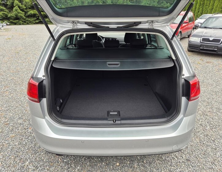 Volkswagen Golf Kombi 1,6 l 81 kw