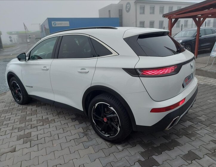 DS Automobiles DS7 Crossback 7