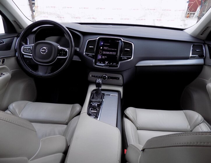 Volvo XC90 23